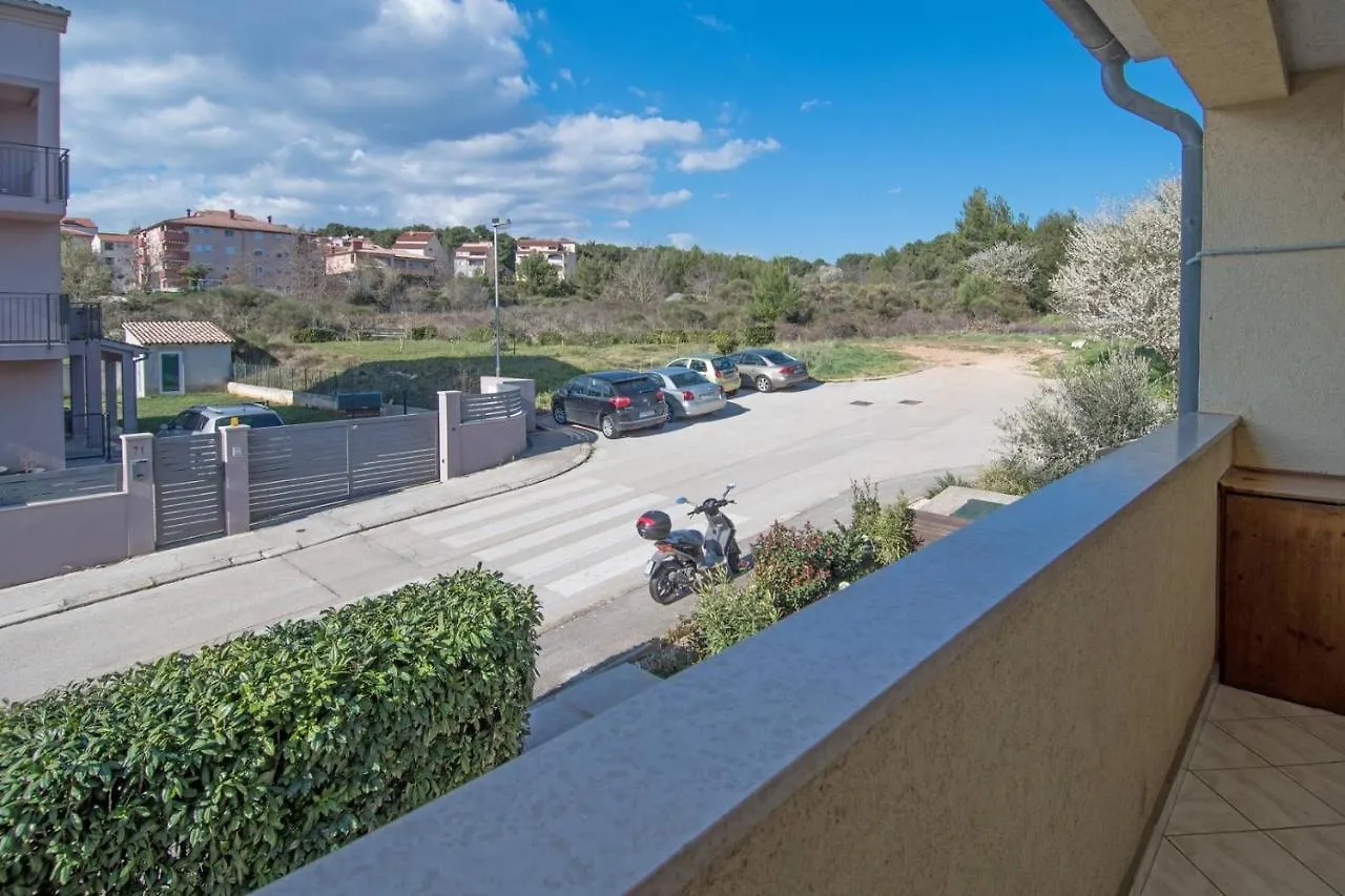 Apartment Malu Pula