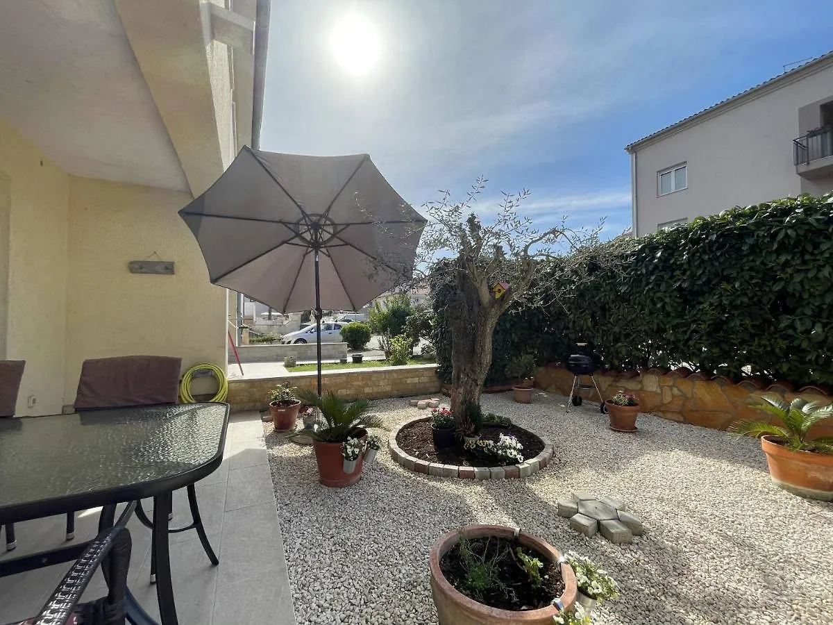 Apartment Malu Pula